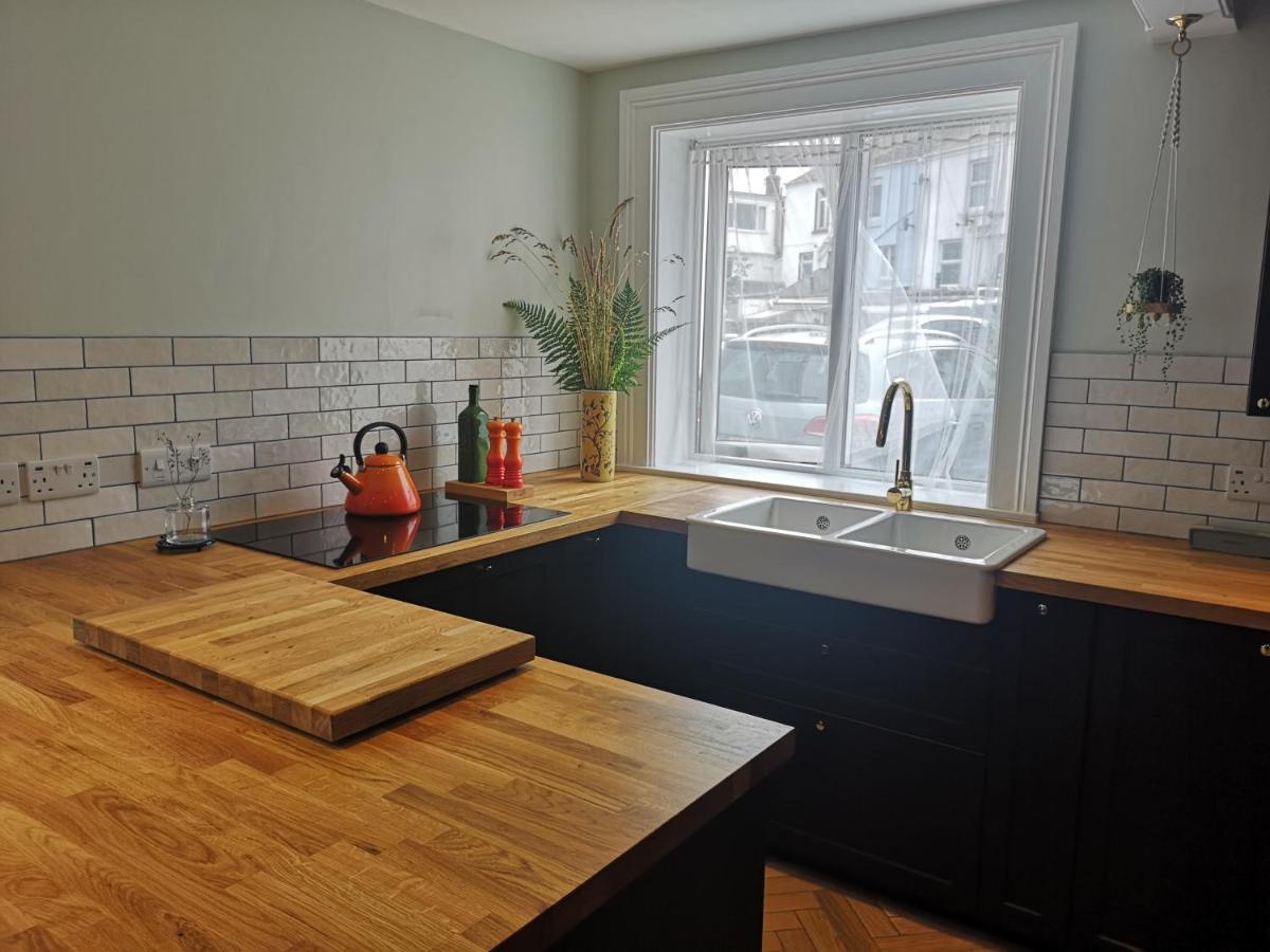 Вилла Victorian Beach House With Parking Тинмут Экстерьер фото