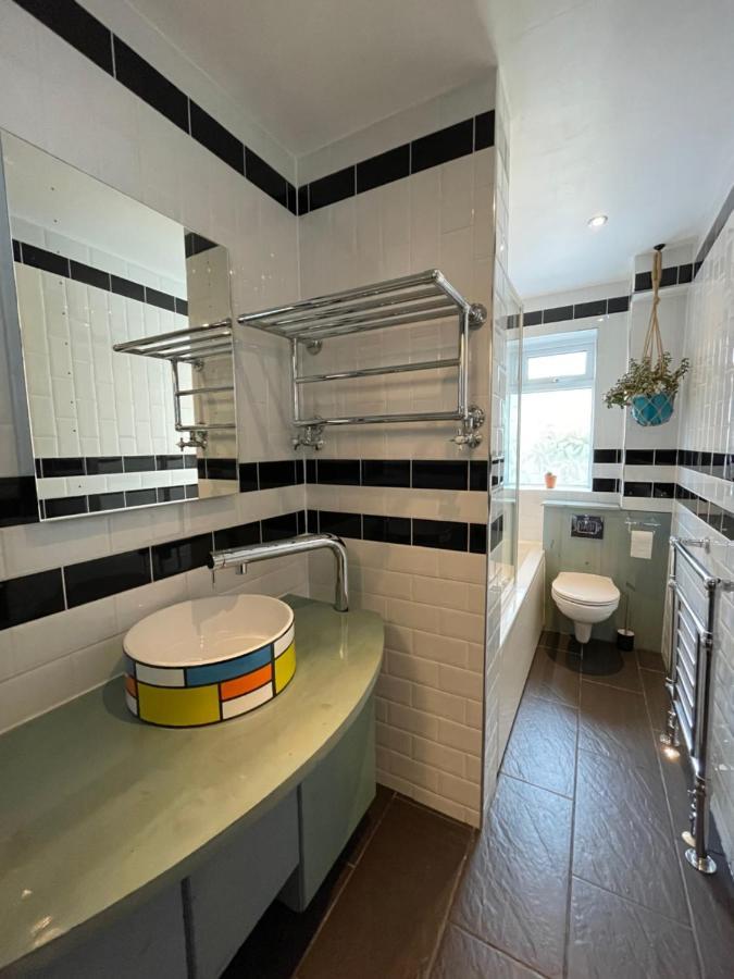 Вилла Victorian Beach House With Parking Тинмут Экстерьер фото